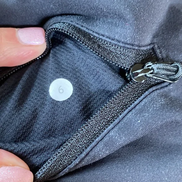 Lulu lemon leggings. Size 6. Great condition!! - Picture 5 of 5